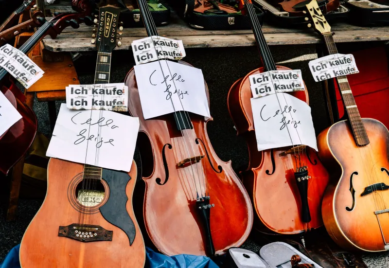 Der Second-Hand-Saisonkalender: Im richtigen Monat gekauft, halbe Summe gespart